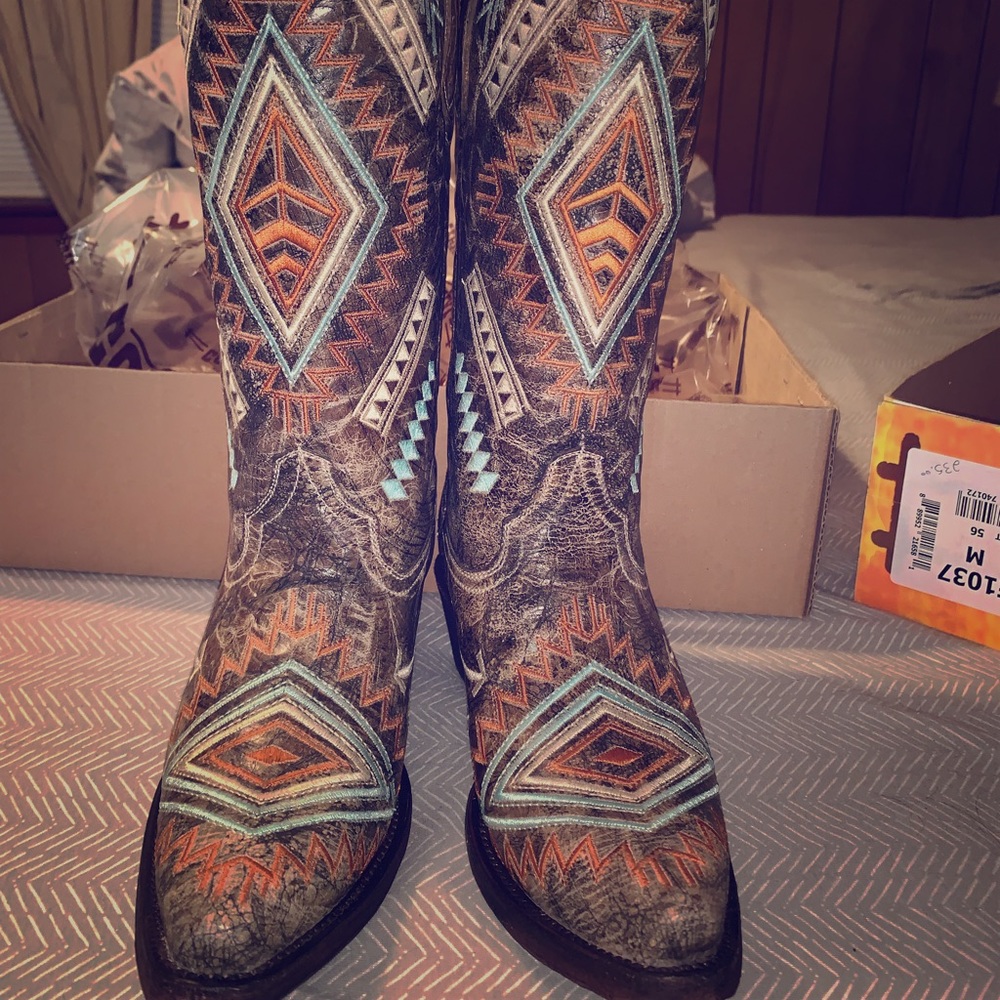 Corral boots